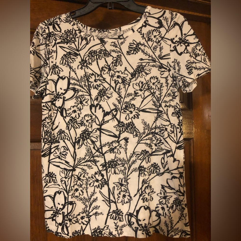 Ann Taylor Loft Size XS Short sleeve Floral Patterned Shirt